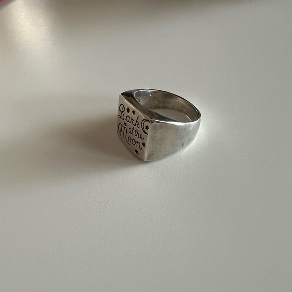 Souvenir Jewelry Silver Bark at the Moon Ozzy Osbourne Ring - Picture 13 of 16